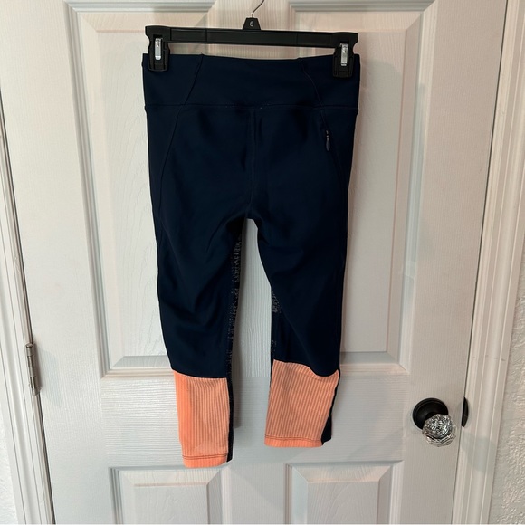 Under Armor Heat Gear Capri Yoga Pants - Picture 3 of 7